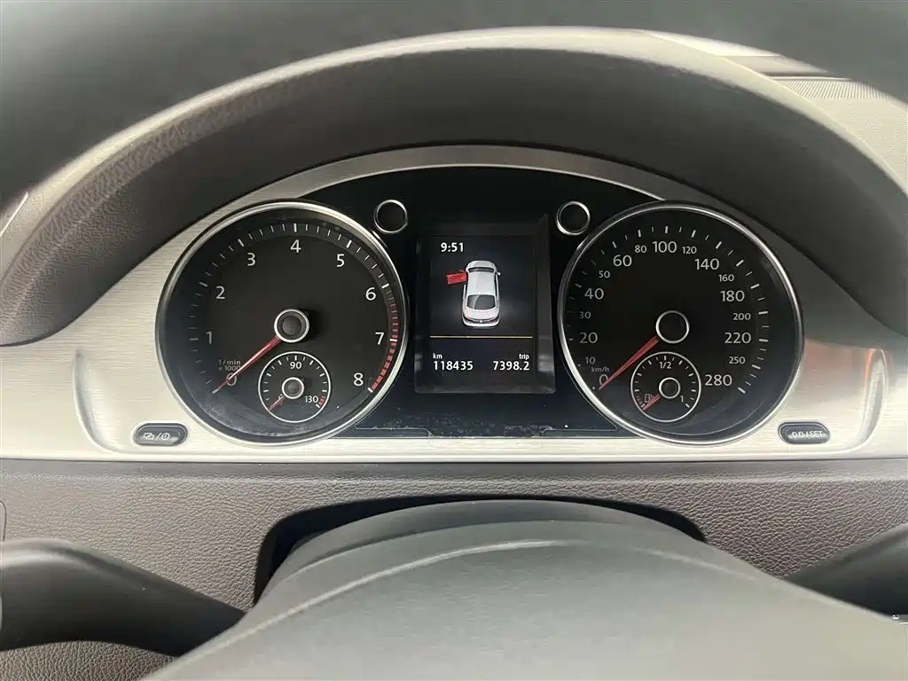 Volkswagen FAW-Volkswagen CC 2016 Model 1.8TSI Luxury фото 12