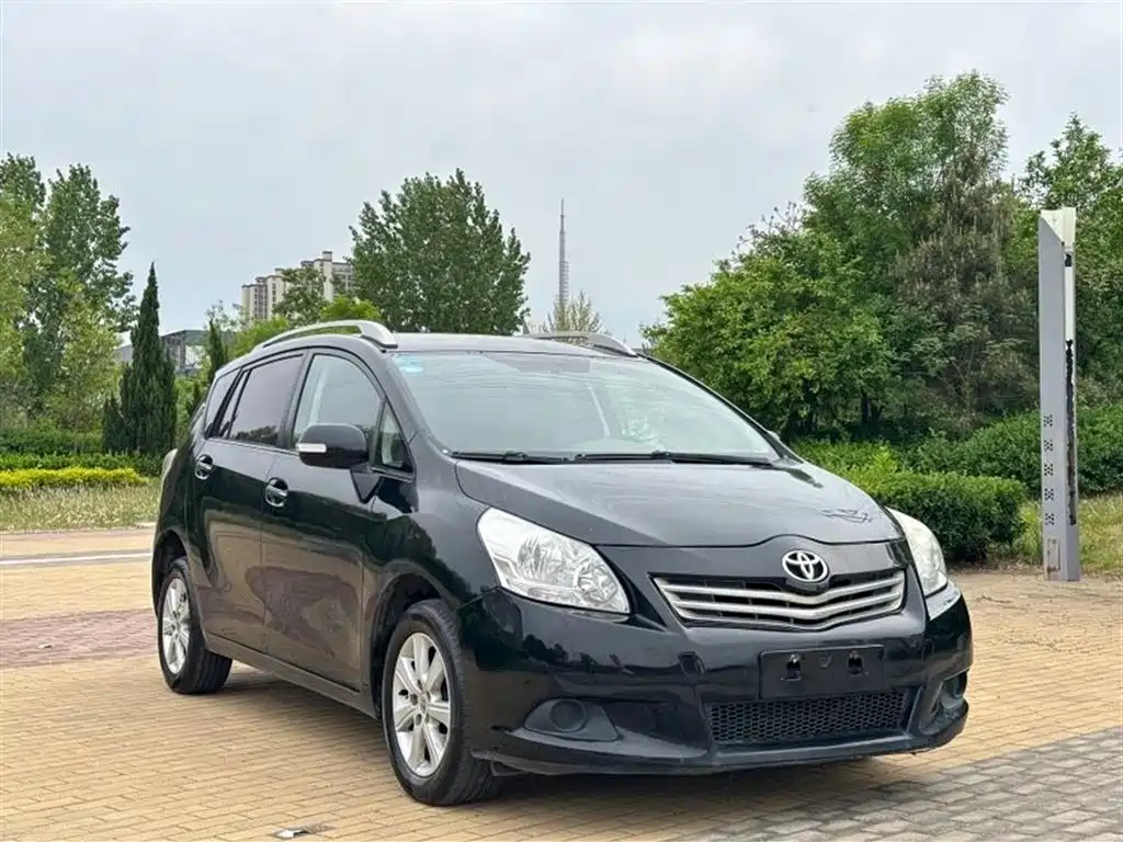 Toyota E'Z 2014 Xingyao 180E CVT Elite фото 3