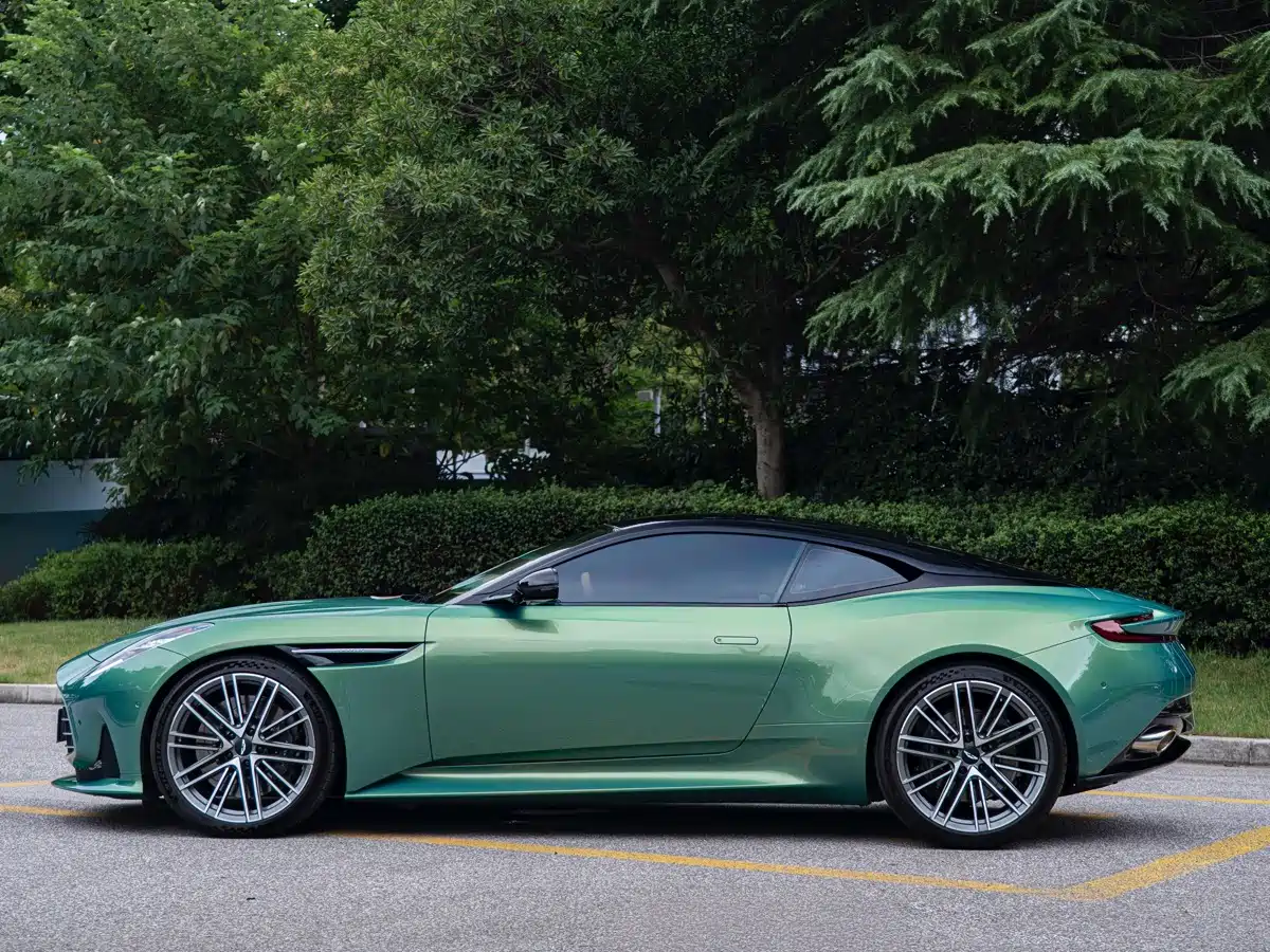 2024 Aston Martin DB12