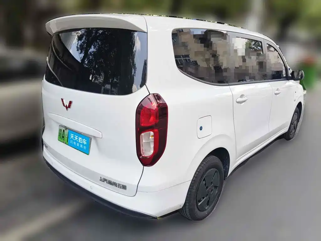 Фото 2 - Wuling Motors Wuling Hongguang New Energy