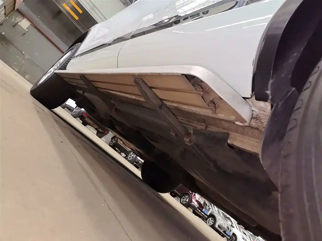 Volkswagen Touareg 2017 3.0TSI Explorer Edition фото 19