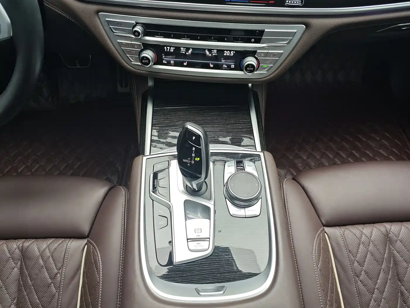 BMW 7 Series 2019 Facelift 740Li Leading M Sport Package фото 21