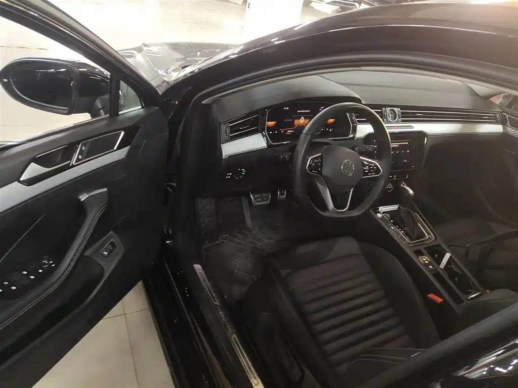 Volkswagen Magotan 2025 Popular Edition 280TSI DSG Comfort фото 13