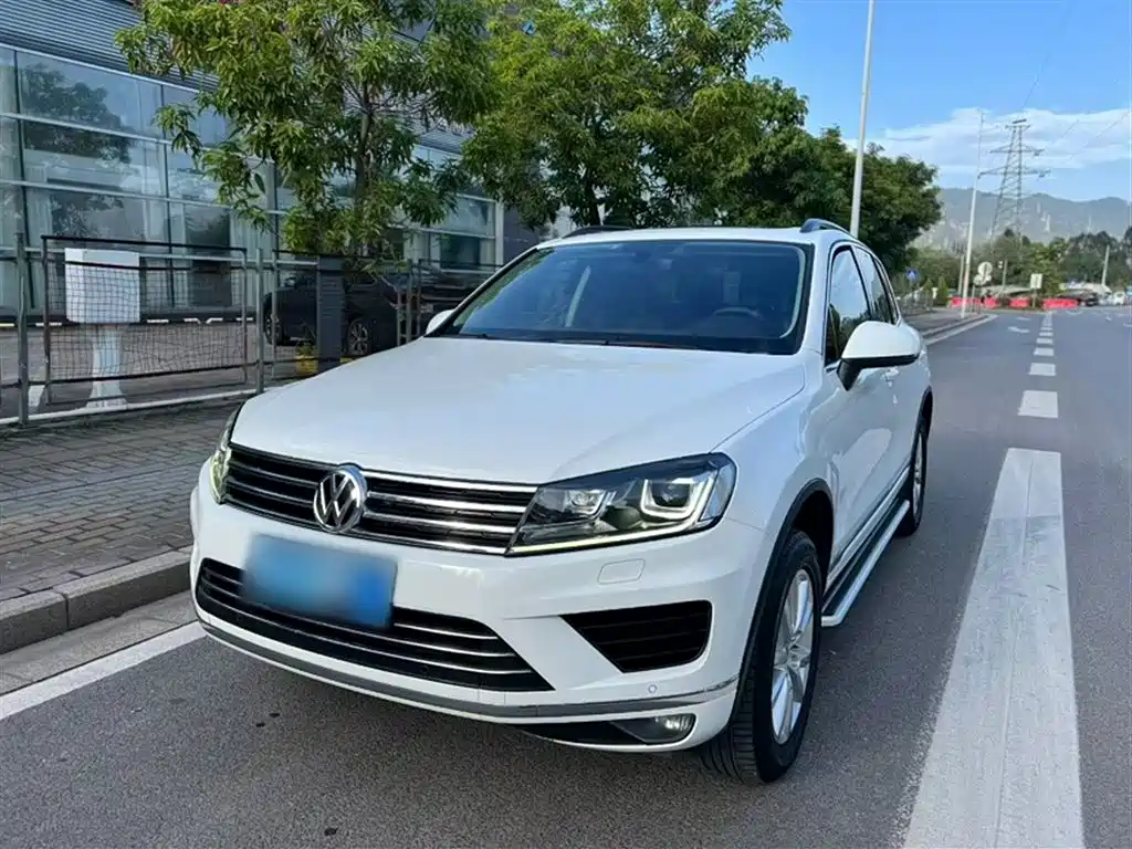 Volkswagen Touareg 2017 3.0TSI Explorer Edition фото 2