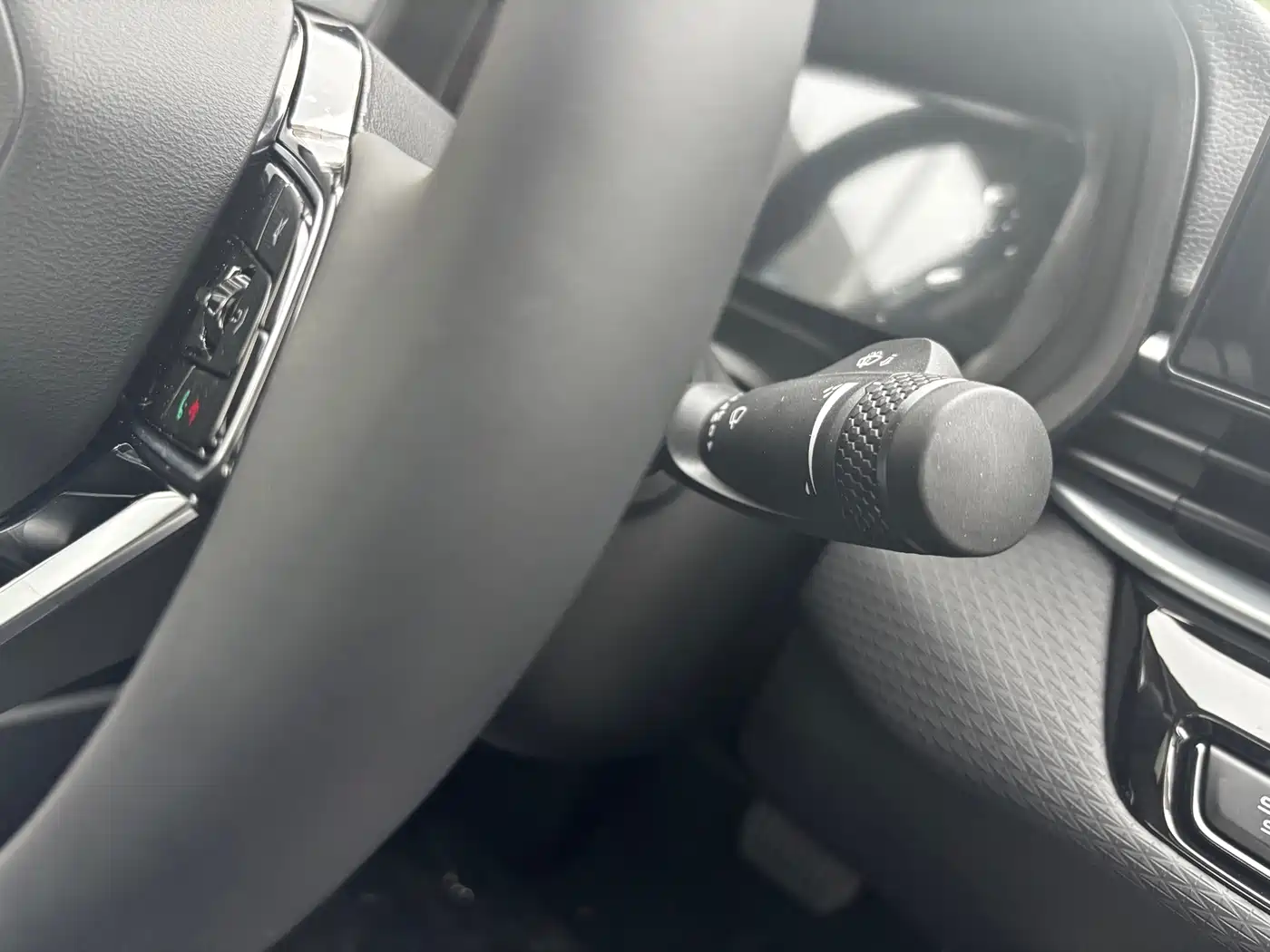 Фото 27 - Geely Emgrand