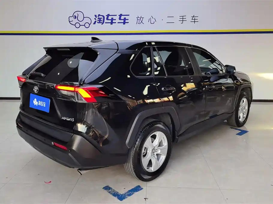 Toyota RAV4 Rongfang 2023 2.0L CVT 2WD Urban Edition фото 3