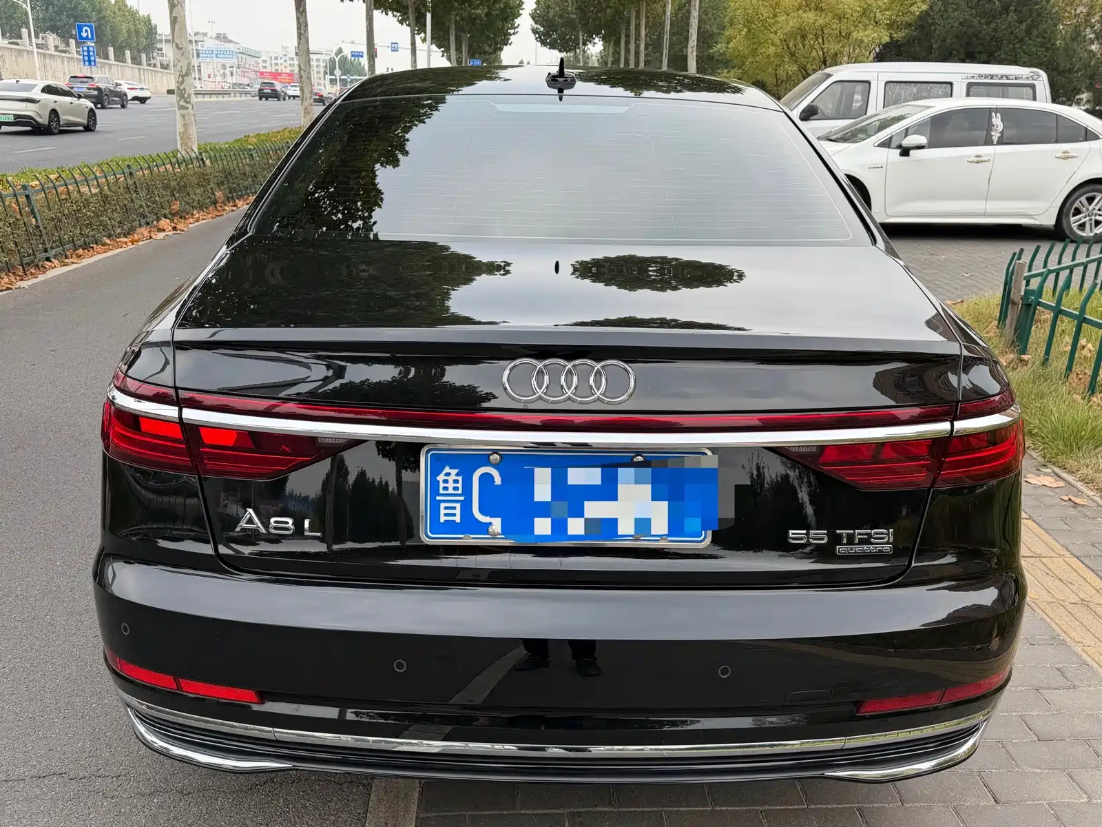 Фото 5 - Audi A8