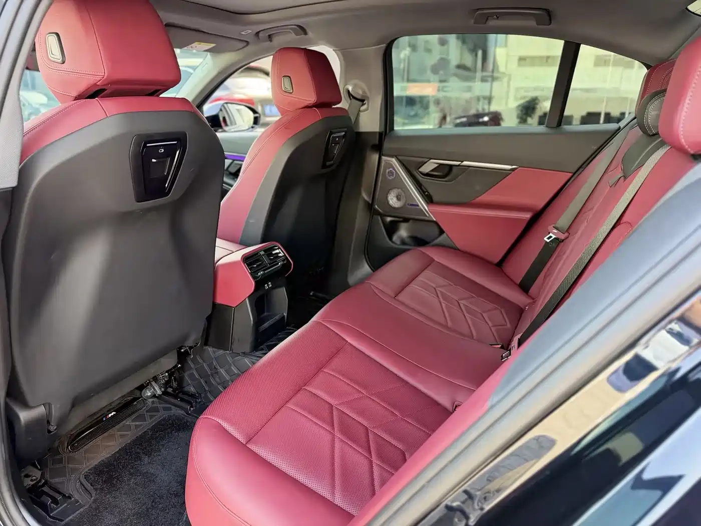 BMW 5 Series (Import) 2024 Model 525i M Sport Package фото 9