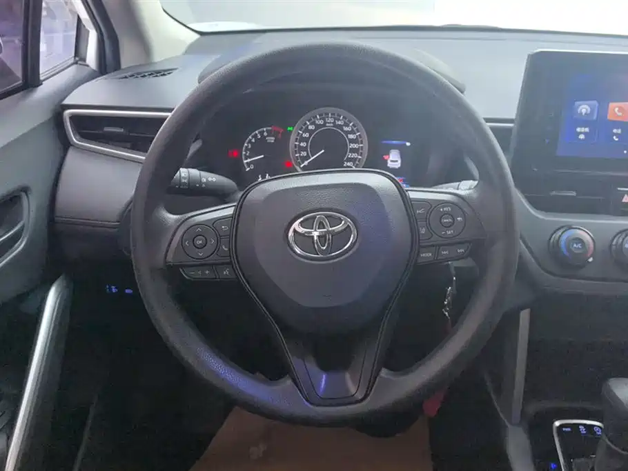 Toyota Corolla Cross 2022 2.0L Pioneer Edition фото 15