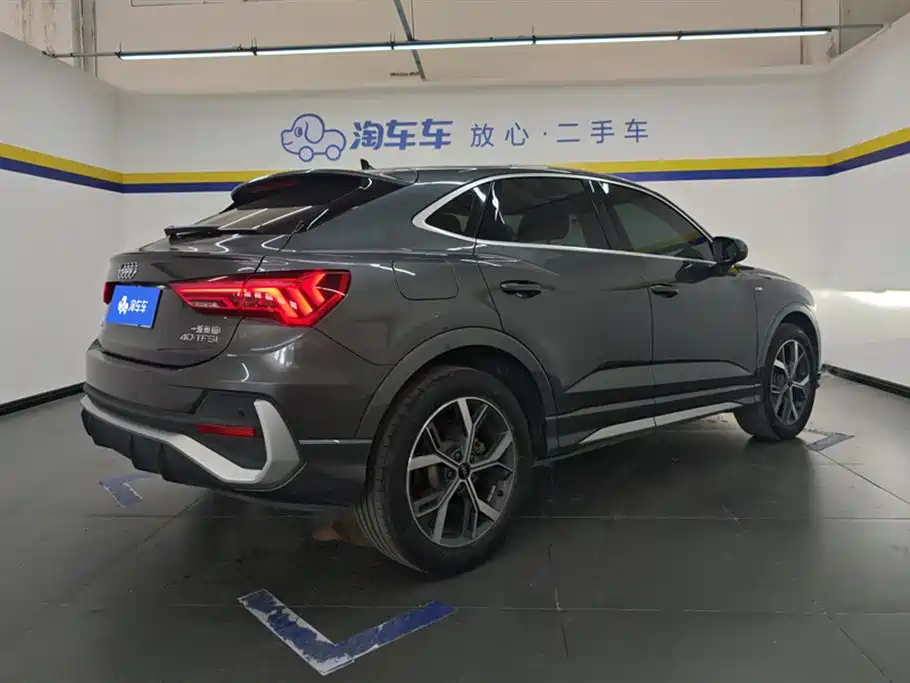 Audi Q3 Sportback 2020 40 TFSI Fashion фото 3