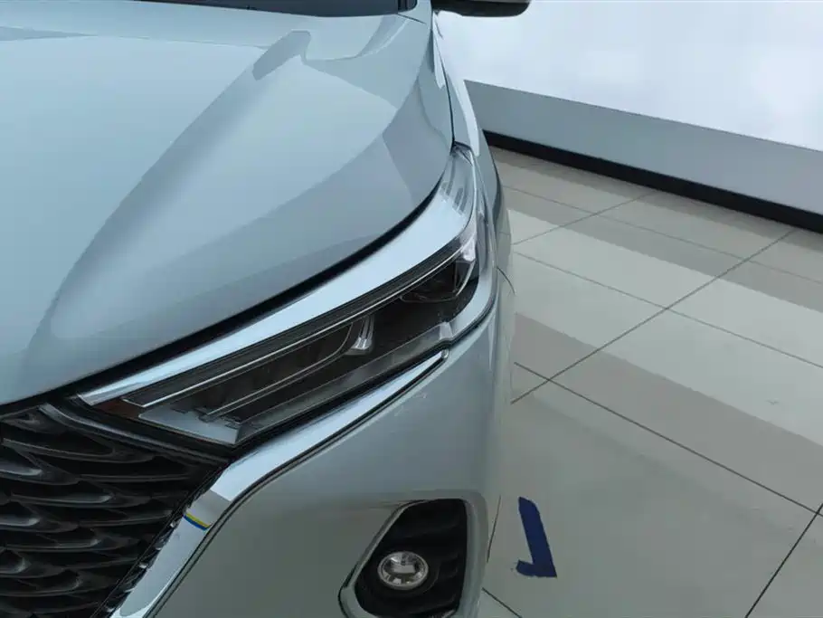 Haval M6 2023 PLUS 1.5T DCT Luxury Smart Connect фото 5