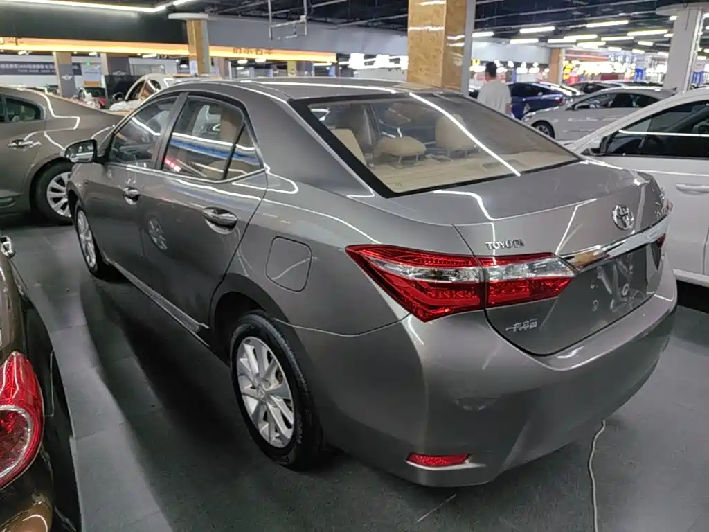 Фото 5 - Toyota Corolla