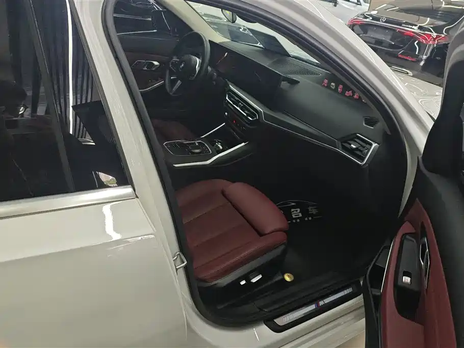 BMW 3 Series 2023 325i M Sport Package фото 8
