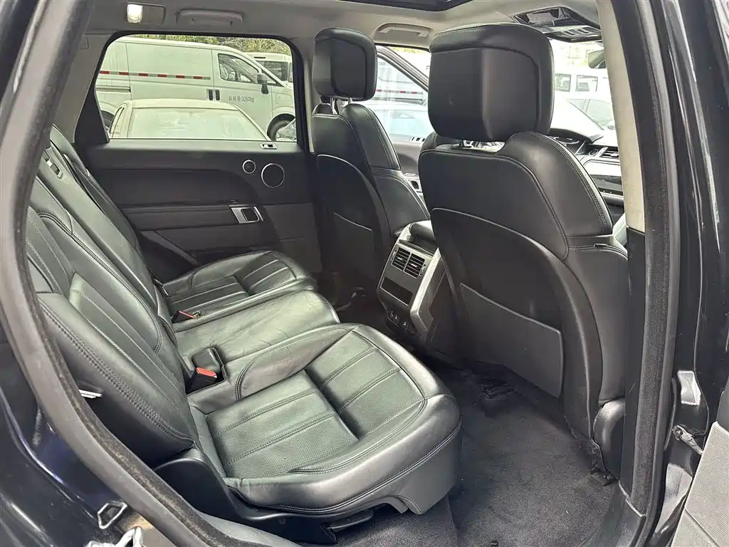 Land Rover Range Rover Sport 2019 3.0 SC V6 Special Edition фото 14