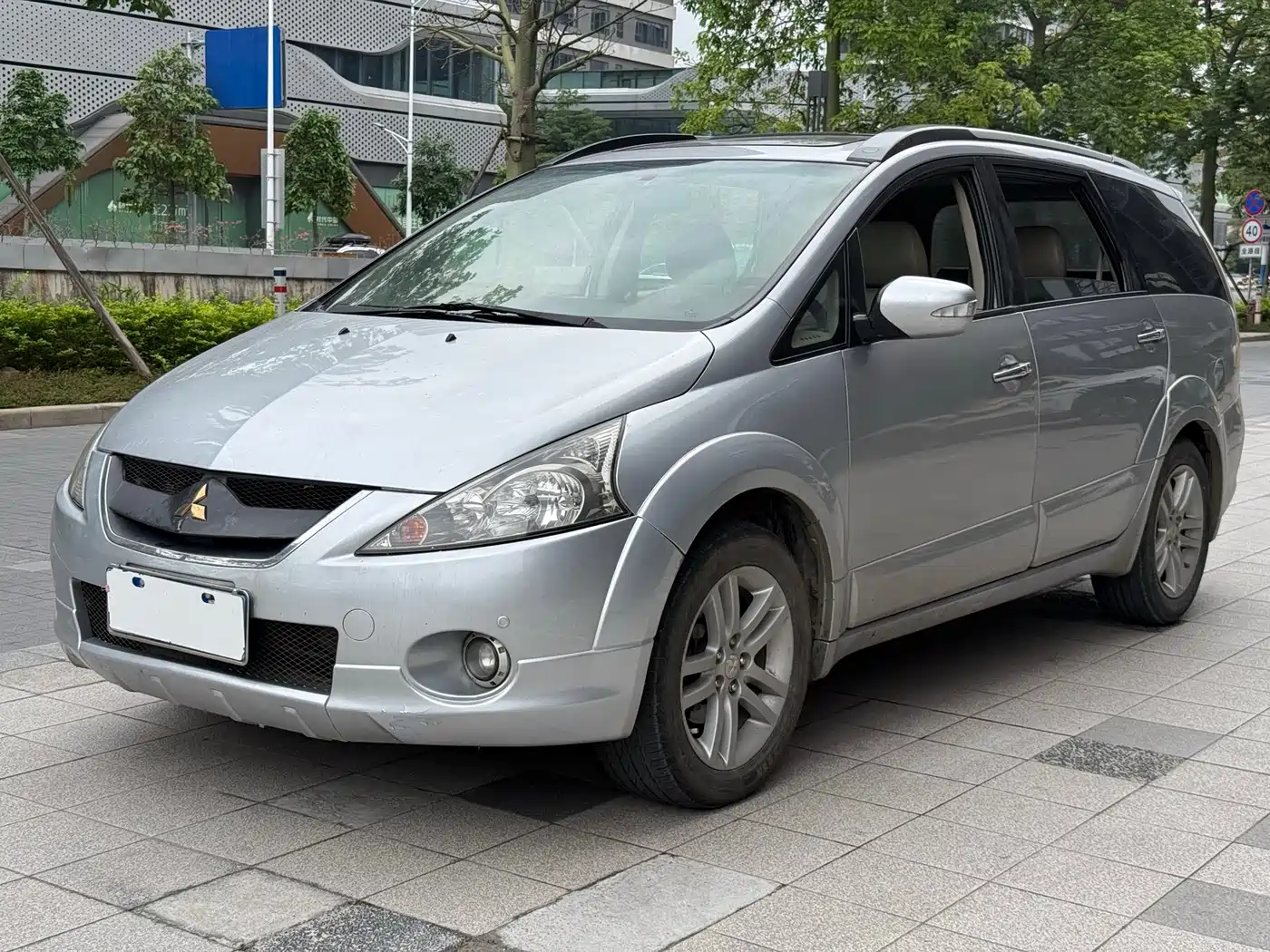 Mitsubishi Grandis 2009 2.4 6-Seater Elite Version