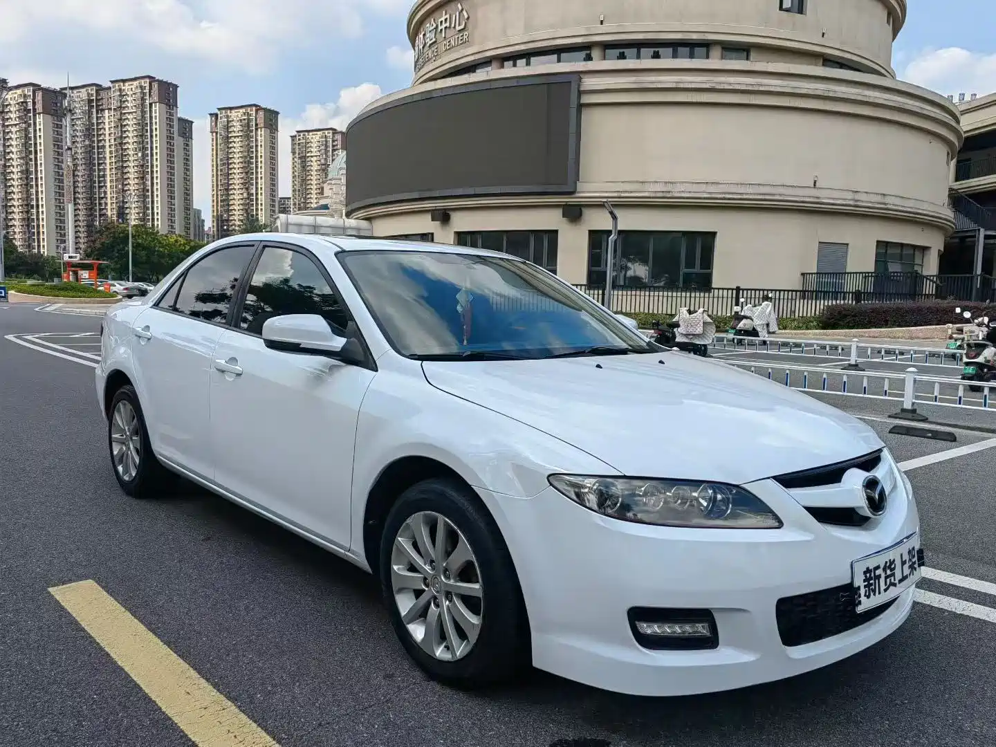 Photo 3 - Mazda 6