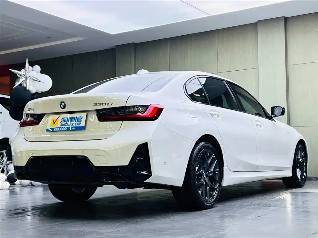 BMW 3 Series 2024 330Li M Sport Shadowline Package фото 4