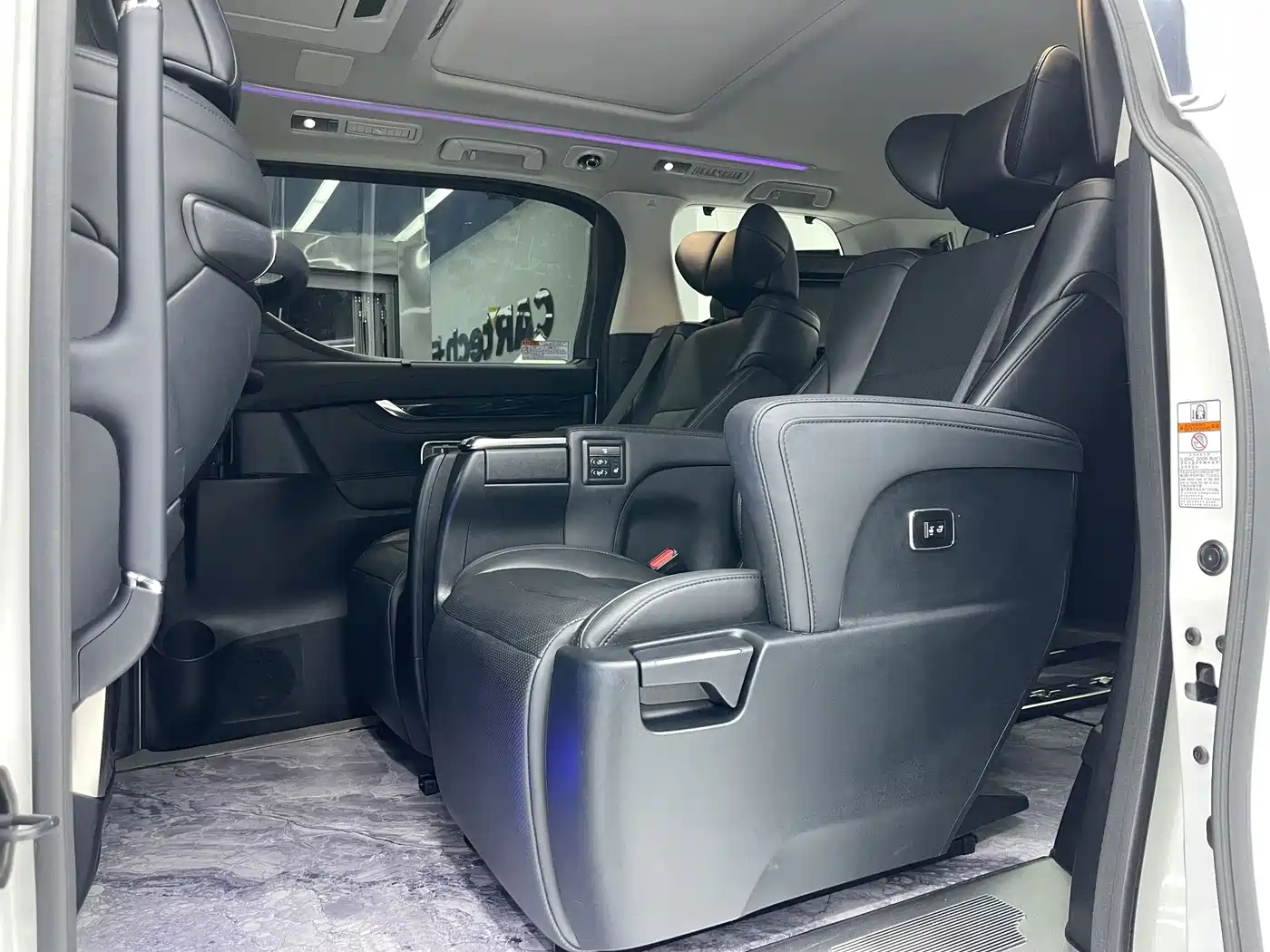 Toyota Vellfire 2022 2021 Crown Hybrid 2.5L HV Luxury Edition