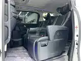 Фото 18 - Toyota Vellfire