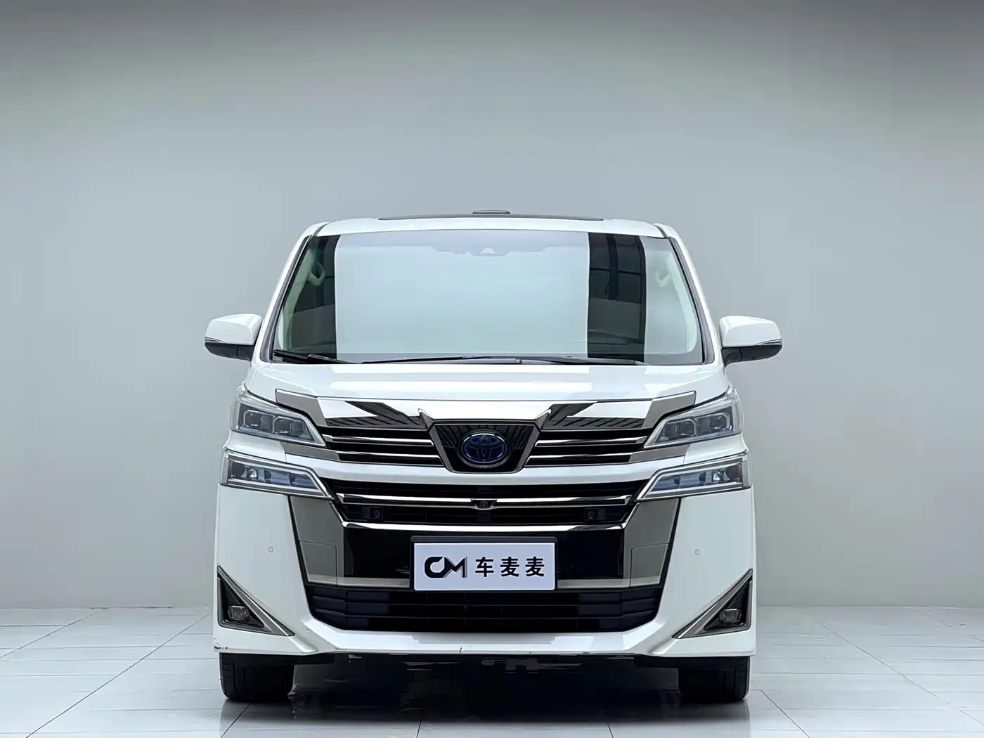 Фото 2 - Toyota Vellfire