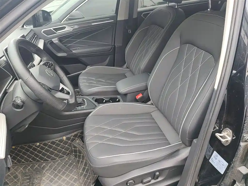 Volkswagen Tiguan L 2023 330TSI Auto 2WD R-Line Premium Edition фото 15