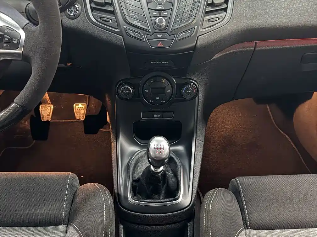 Ford Fiesta (Import) 2015 2013 1.6T ST