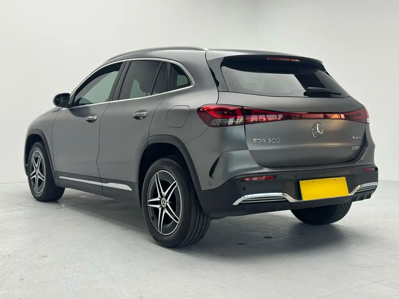 Mercedes-Benz EQA 2022 2022 EQA 300 4MATIC Launch Special Edition