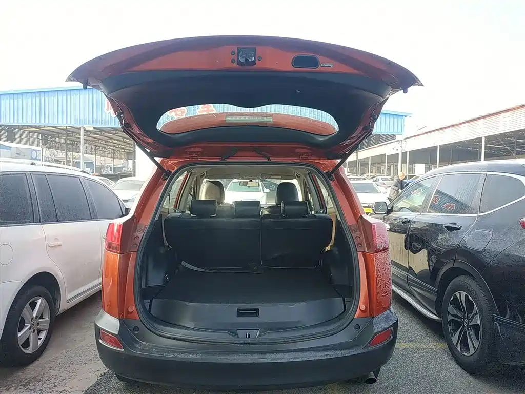 Toyota RAV4 Rongfang 2013 2.0L Manual 2WD Urban фото 19