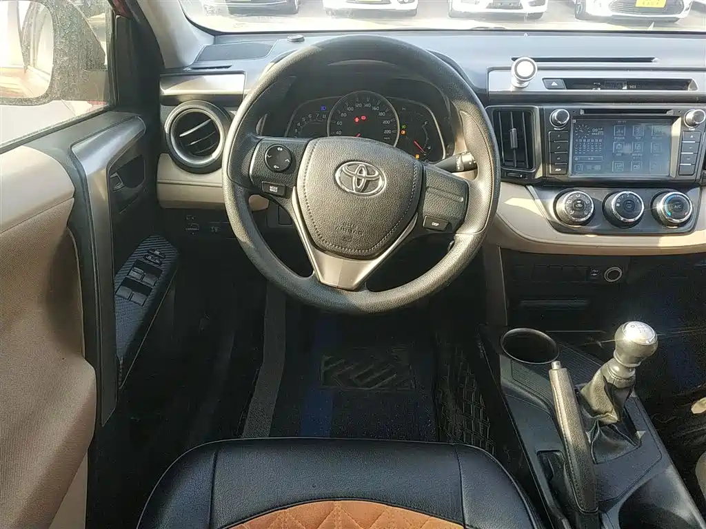 Toyota RAV4 Rongfang 2013 2.0L Manual 2WD Urban фото 11