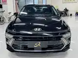 Photo 2 - Hyundai Sonata