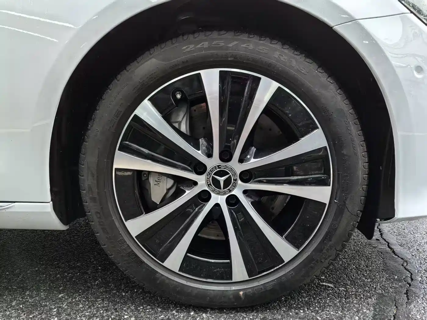 Mercedes-Benz E-Class New Energy 2022 Facelift III E 350 e L Plug-in Hybrid Sedan фото 14