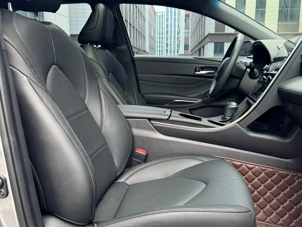 Toyota Avalon 2019 2.0L XLE Premium Edition (China VI) фото 16