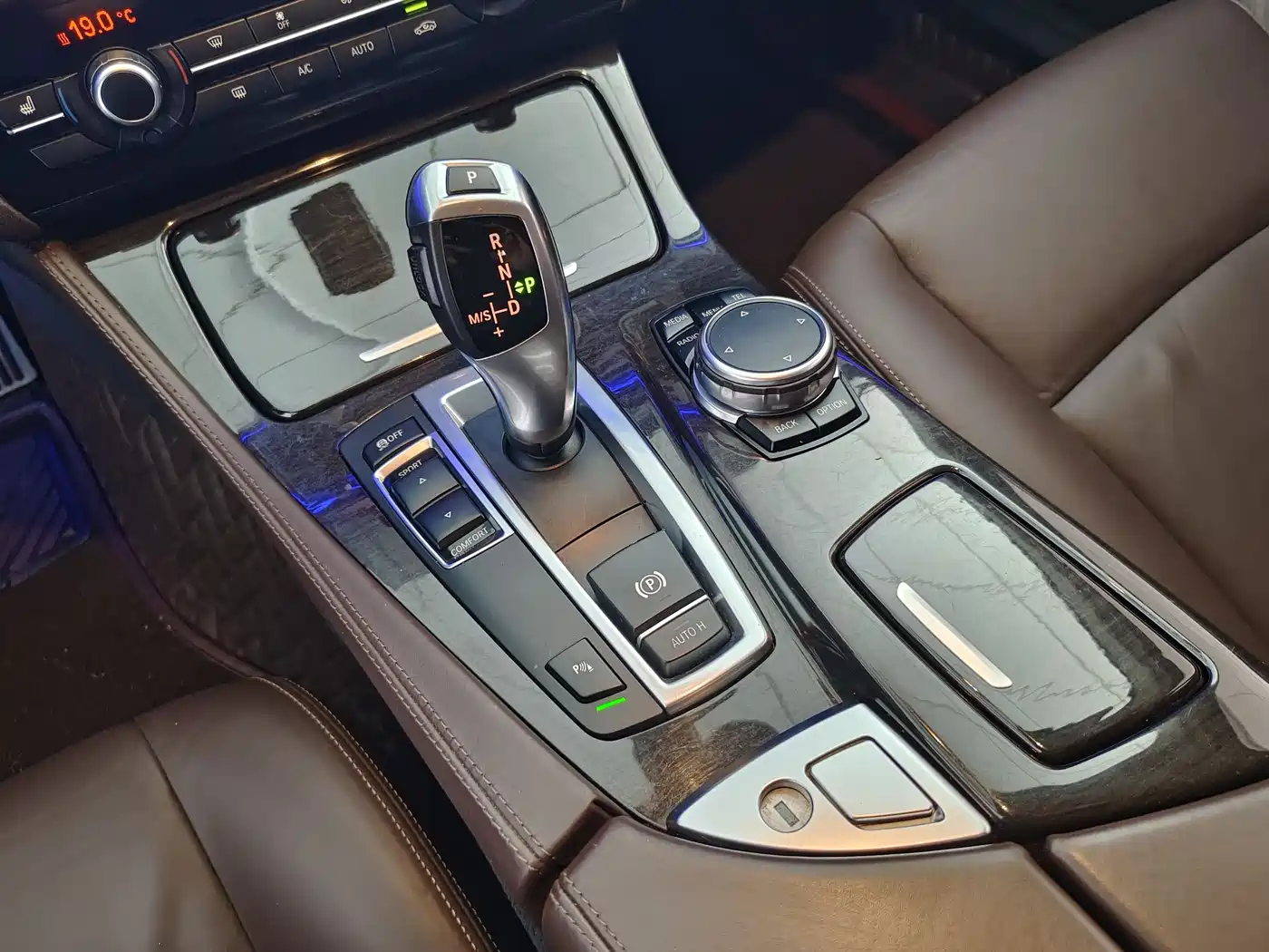 BMW 5 Series 2017 525Li Luxury Design Package фото 14