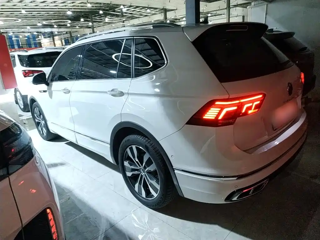 Volkswagen Tiguan L 2022 330TSI Auto 2WD R-Line Premium Edition фото 5