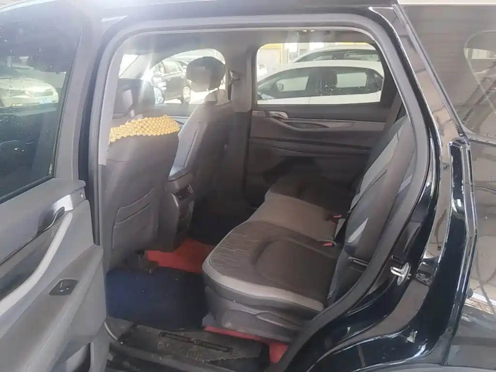 Фото 22 - Ford Edge