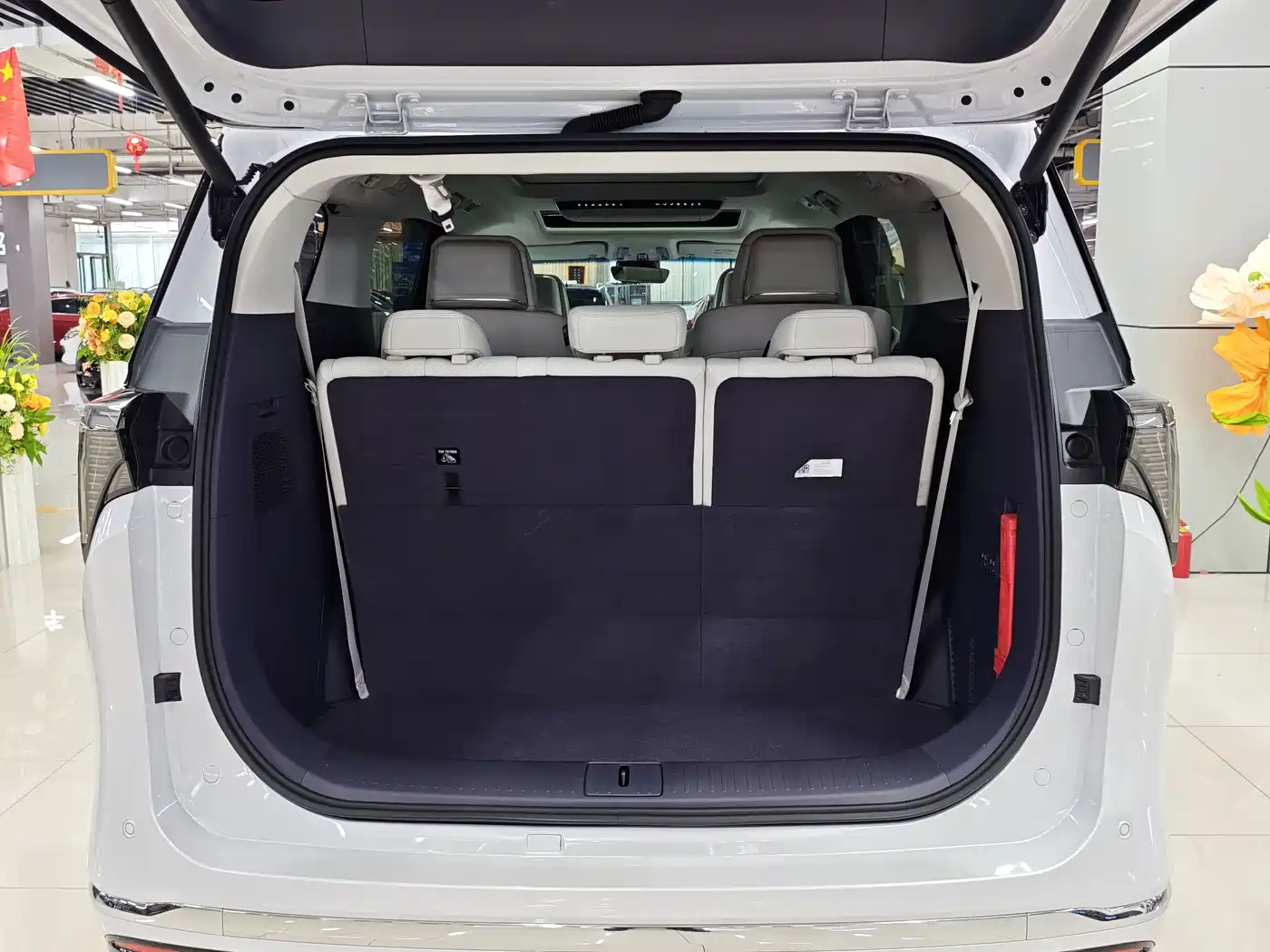 Photo 19 - Buick GL8