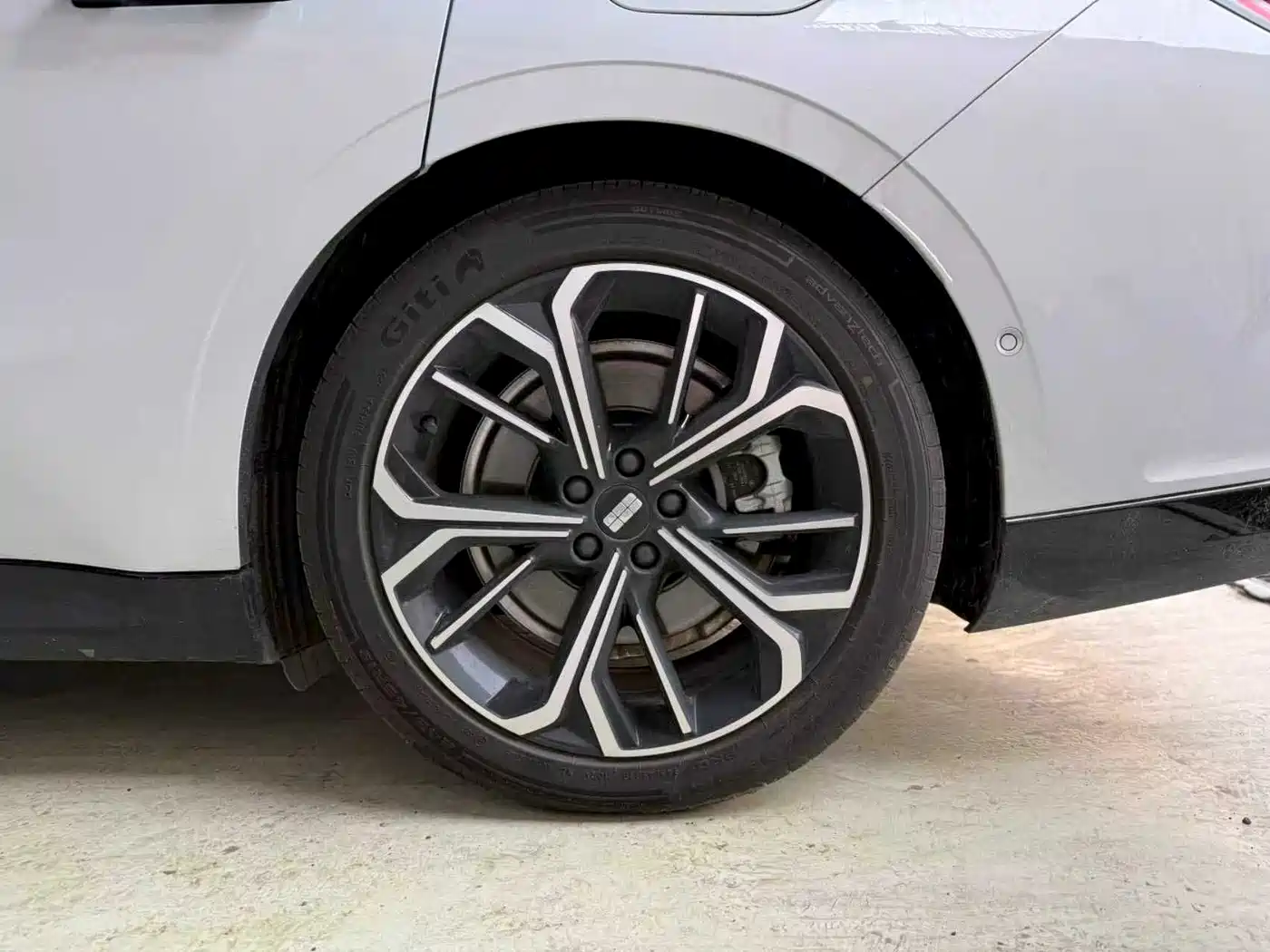 GEELY GALAXY GALAXY E8