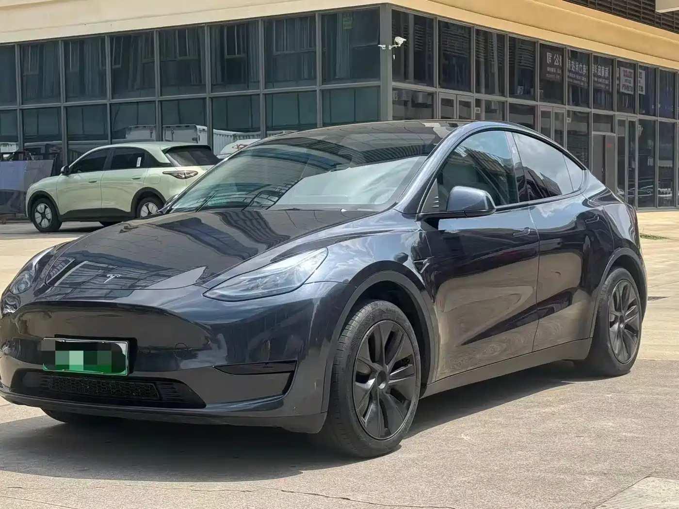 TESLA MODEL Y