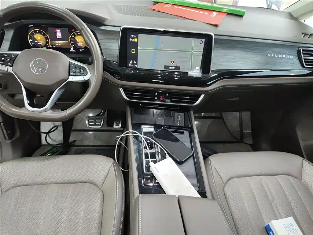 Volkswagen Viloran 2022 380TSI Premium Edition фото 5