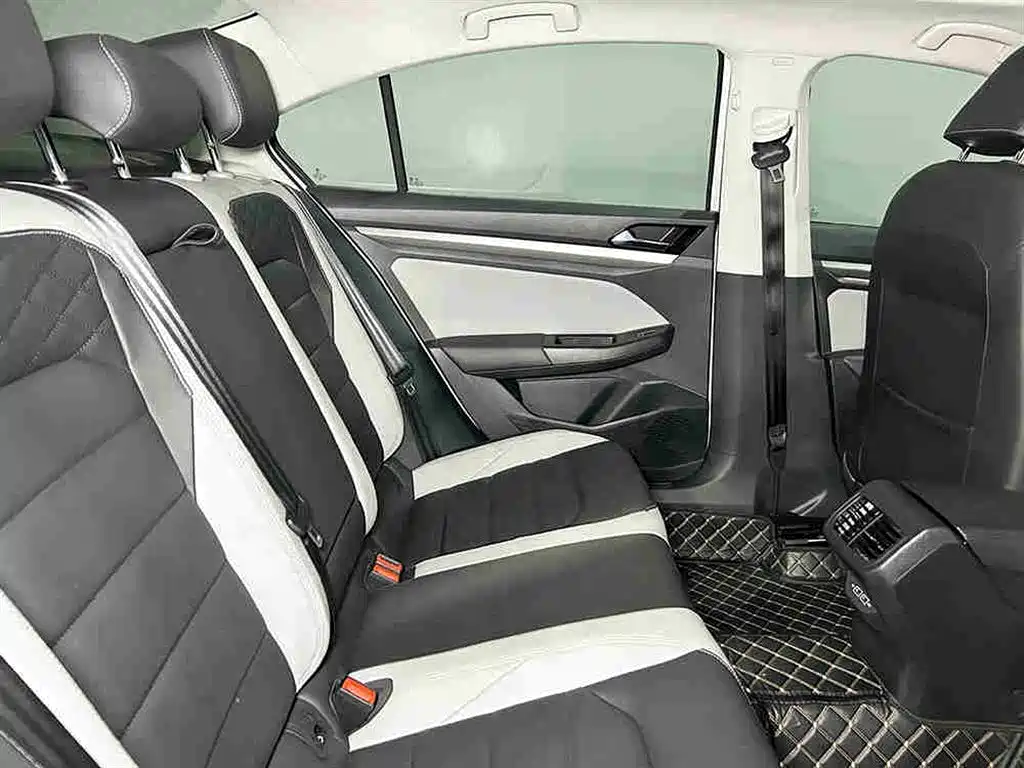 Volkswagen Bora 2023 300TSI DSG Premium Edition фото 7