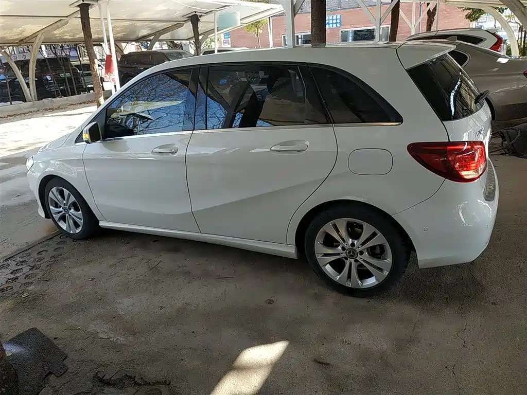 Mercedes-Benz B-Class 2019 B 200 Dynamic фото 21
