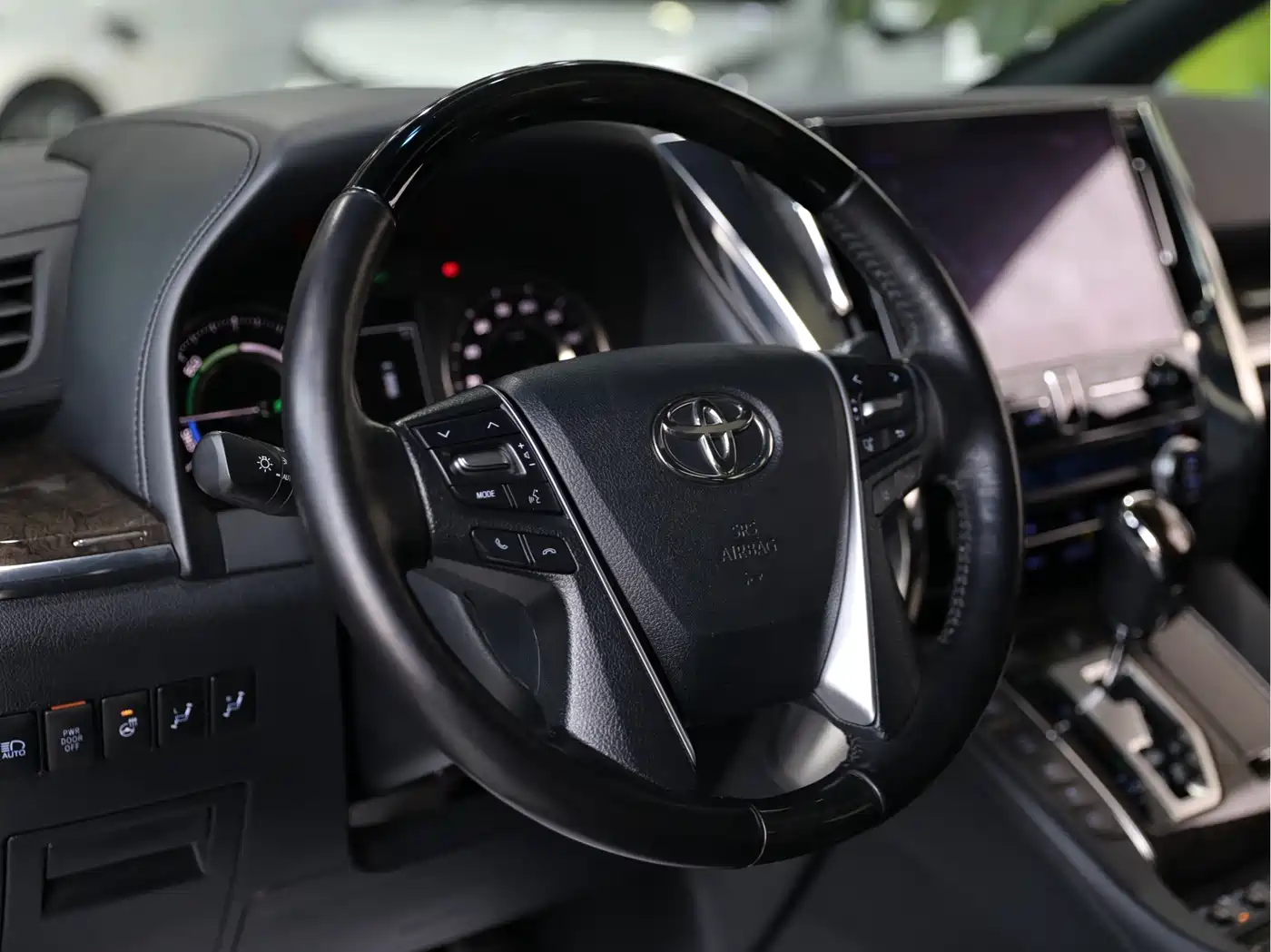 Toyota Alphard 2020 Hybrid 2.5L Premium Edition фото 7