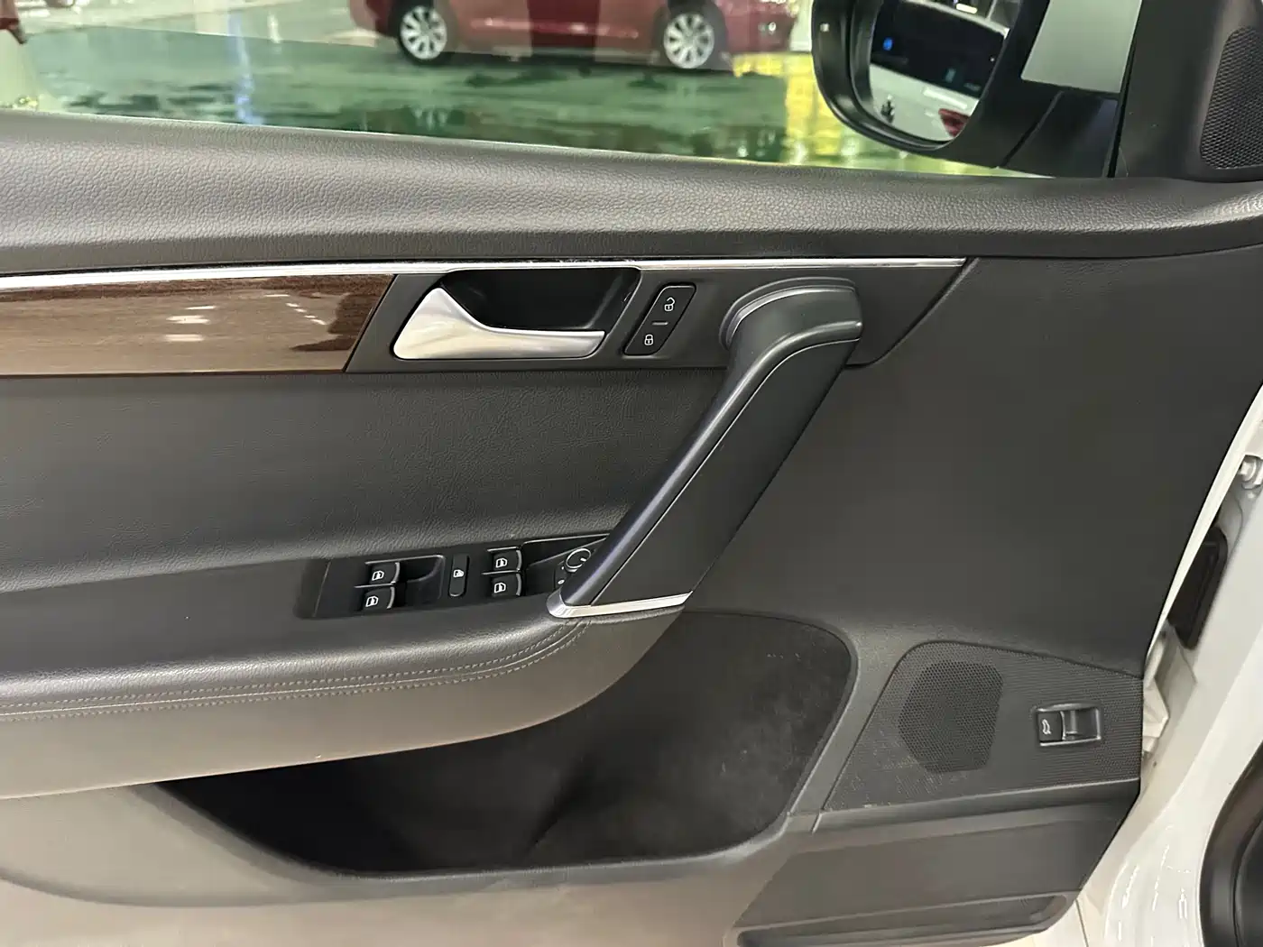 Volkswagen Magotan 2015 1.8TSI Premium фото 14