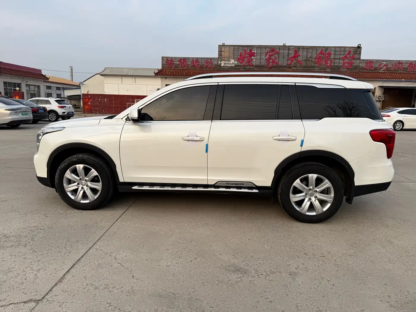 GAC Trumpchi Trumpchi GS8 2017 320T 2WD Luxury Edition (7-Seater) фото 4