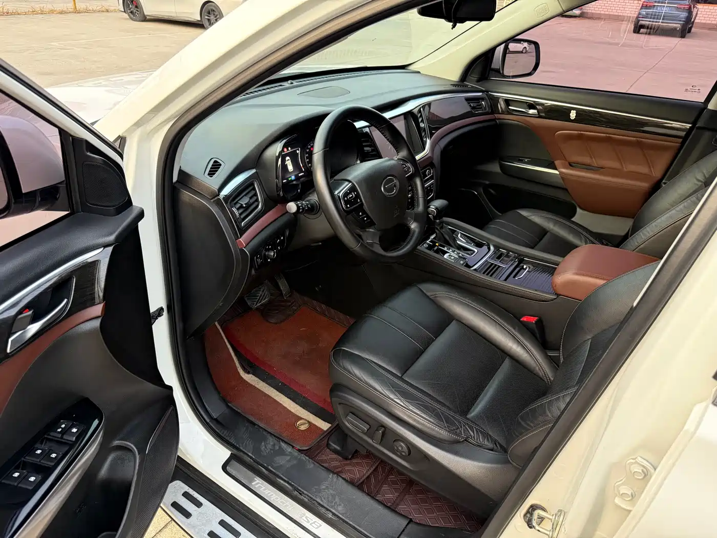 GAC Trumpchi Trumpchi GS8 2017 320T 2WD Luxury Edition (7-Seater) фото 13