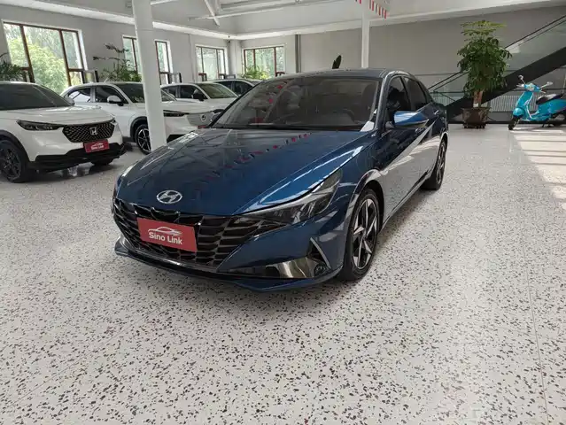 Hyundai Elantra 2023