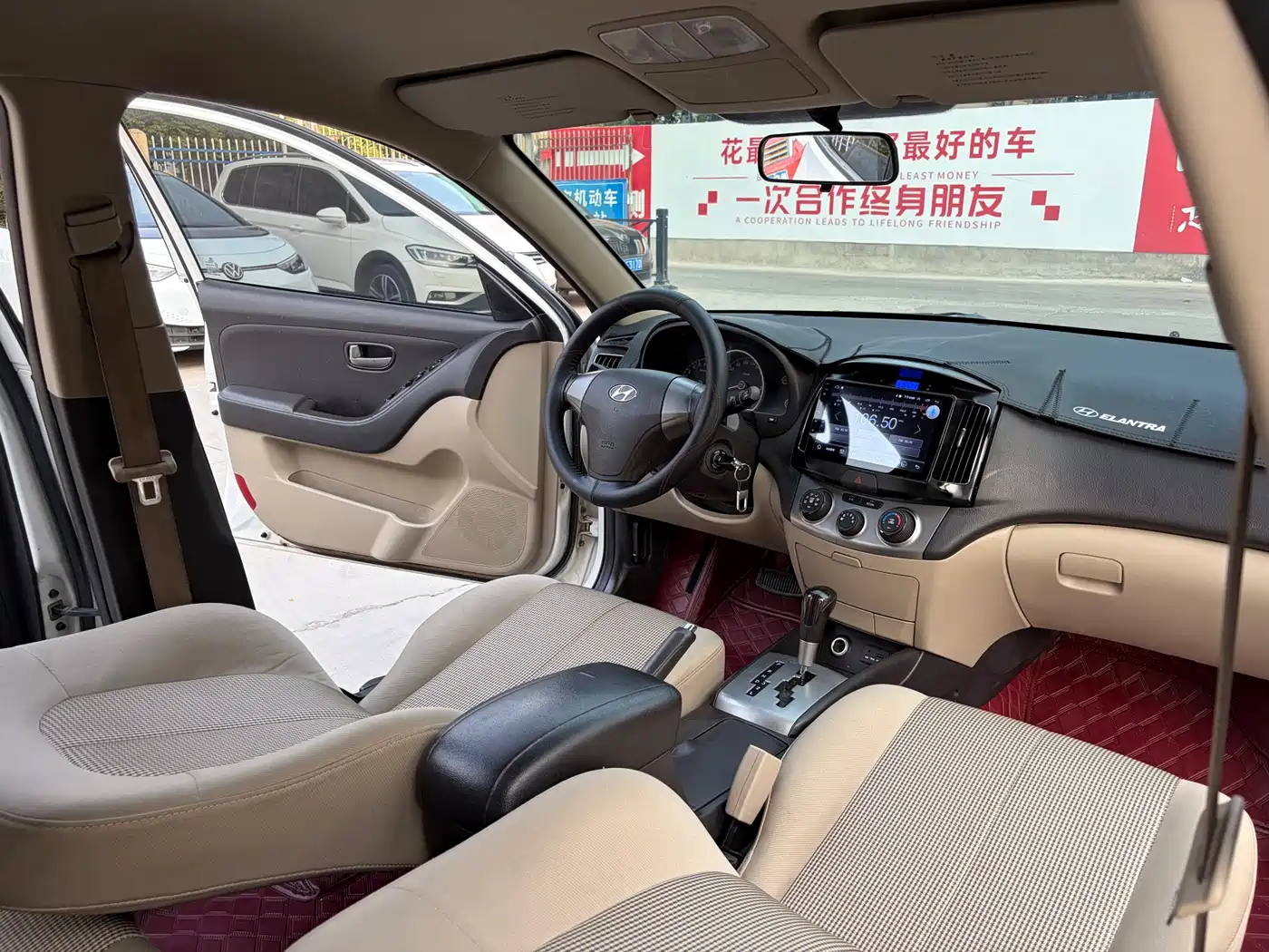 Hyundai Elantra 2015 1.6L Automatic Comfort фото 8