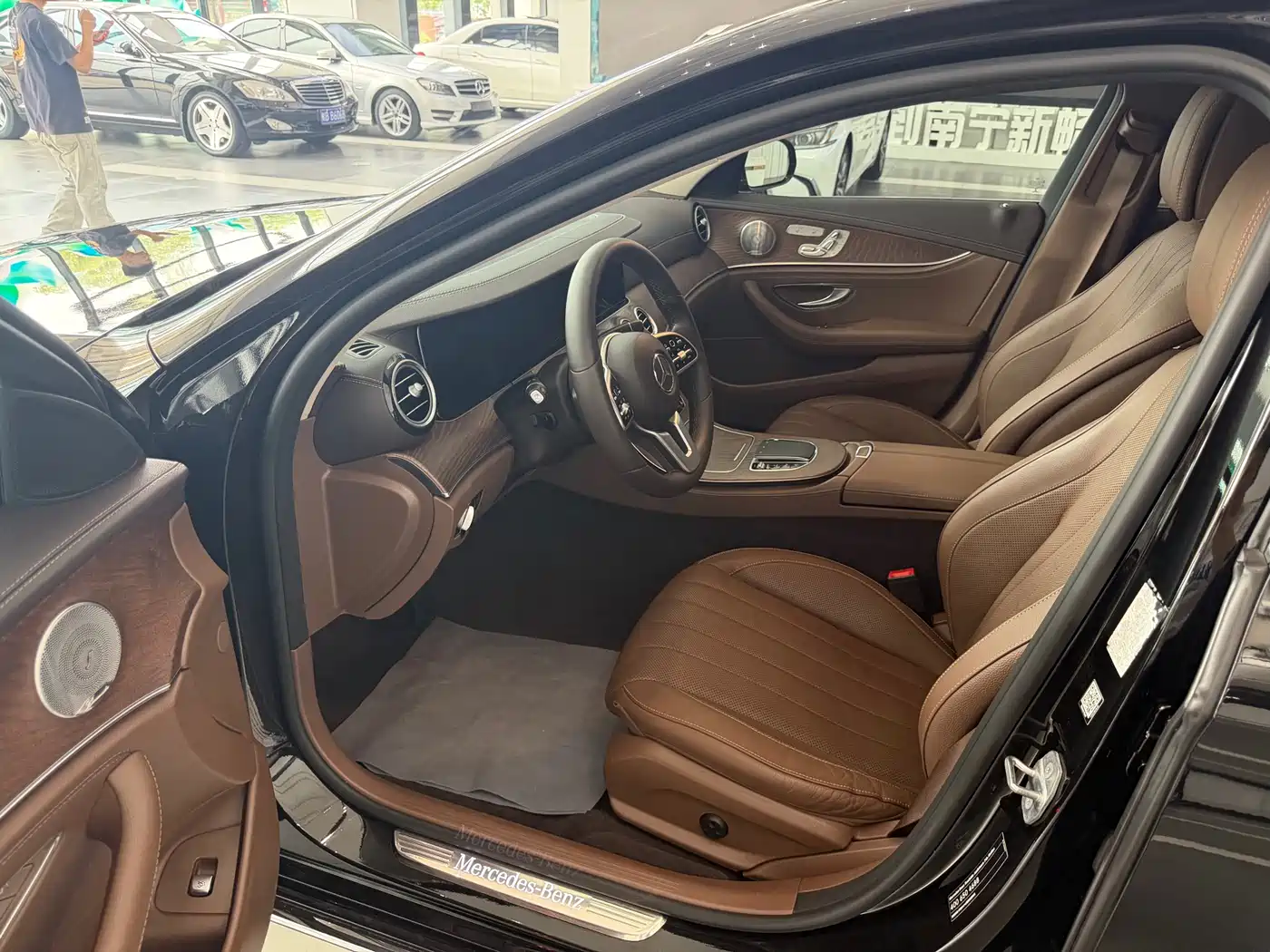 Mercedes-Benz E-Class 2020 Facelift E 300 L Exclusive фото 4
