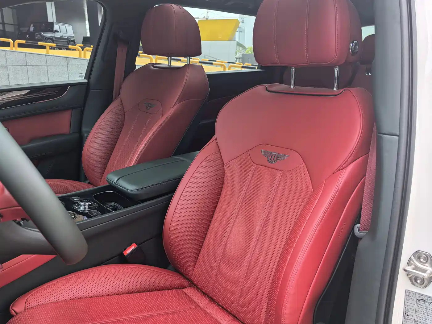 Bentley Bentayga 2024 2023 4.0T V8 Long Wheelbase Version