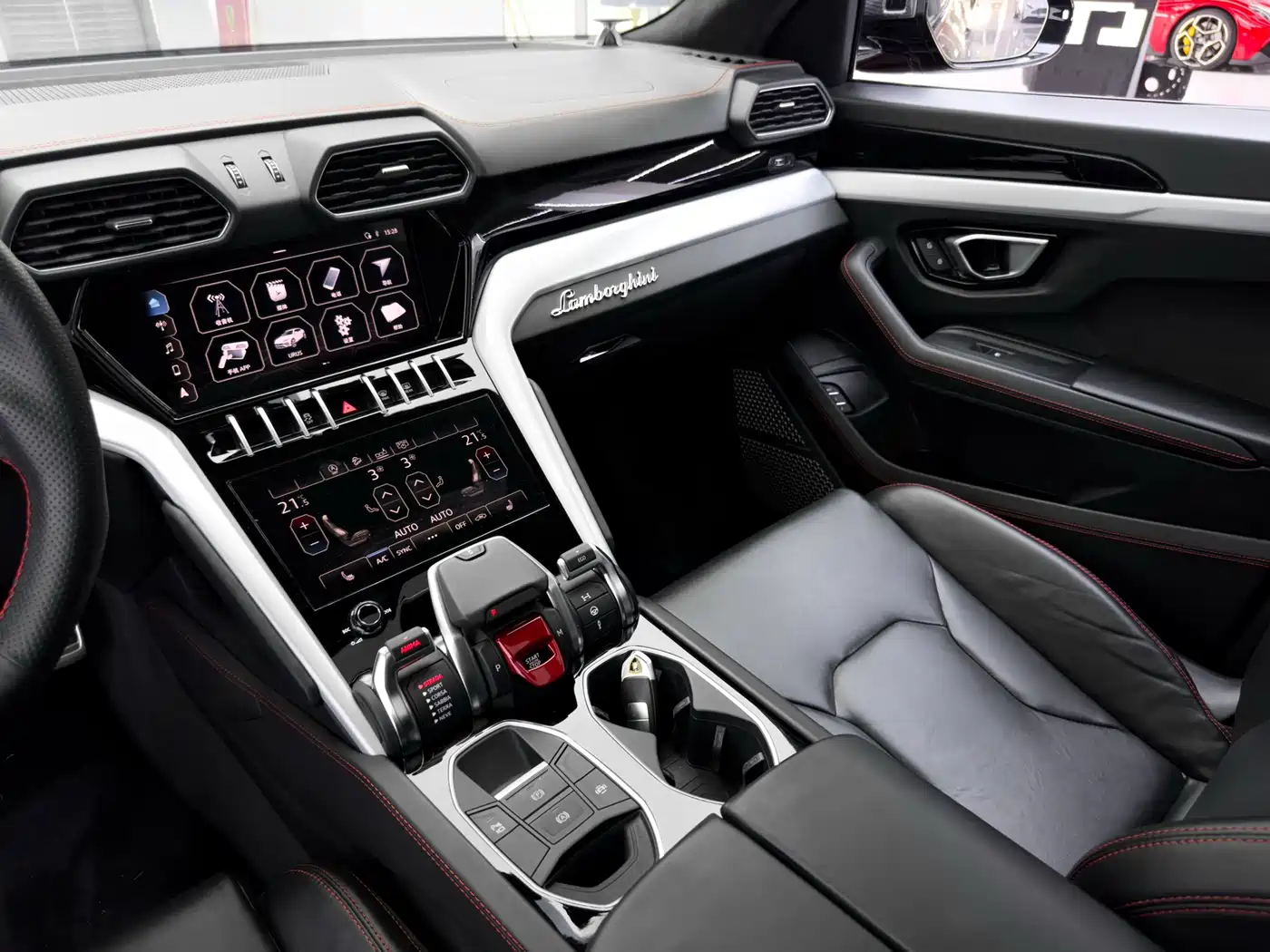 Lamborghini Urus 2021 4.0T V8 фото 27